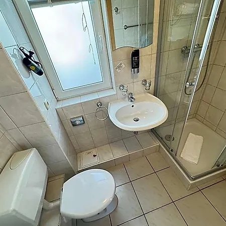 Hotel Aalreuse 2*